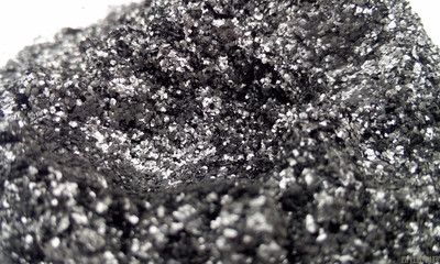 低膨胀、长循环天然石墨